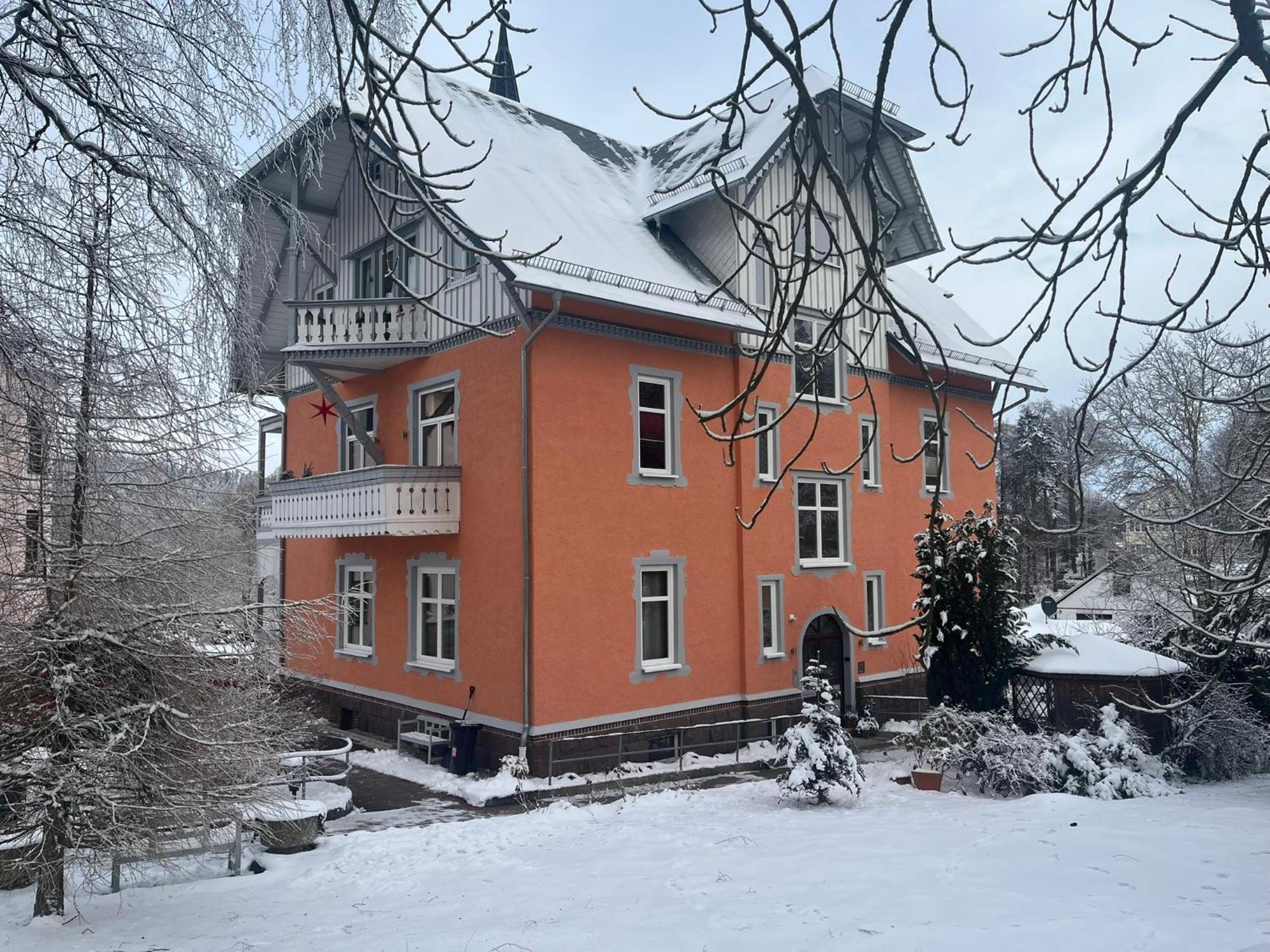 Moderne Ferienwohnung In Alter Villa Georgenthal  Luaran gambar